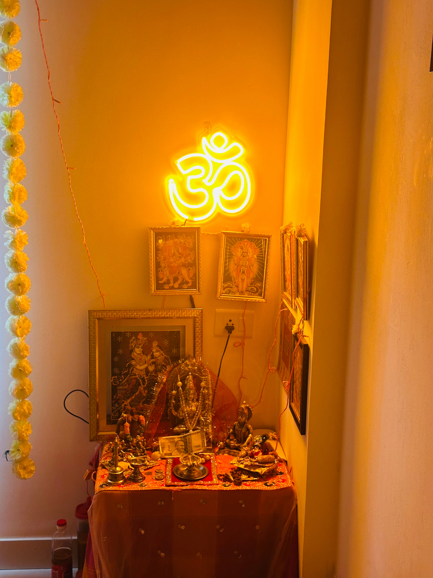 ॐ Neon Light | Yellow